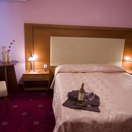 Arena Tarnovo -free Private Parking