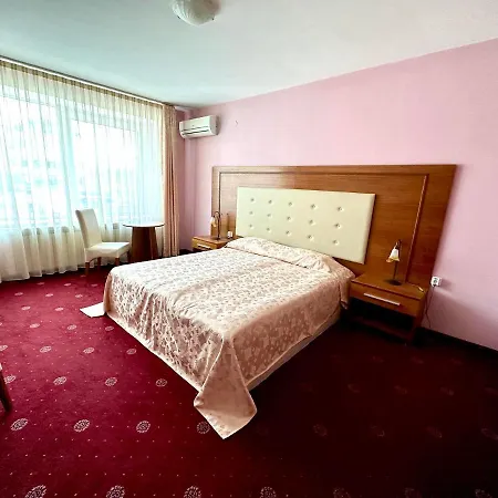 Hotel Arena Tarnovo -free Private Parking Veliko Tarnovo