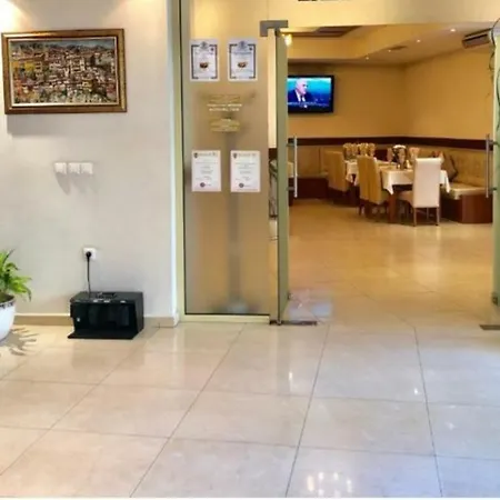Hotel Arena Tarnovo -free Private Parking 3*