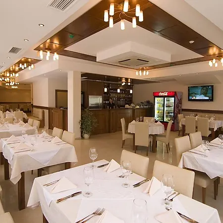 Arena Tarnovo - Free Private Parking