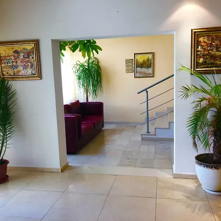 Arena Tarnovo - Free Private Parking